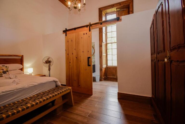 Heins Manor House photo